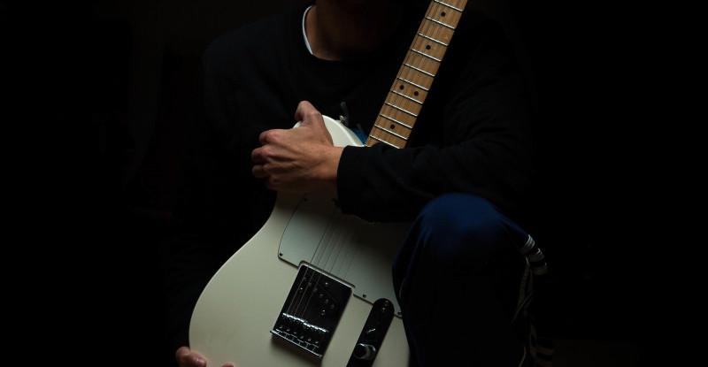 The guitar self portrait | DiyPhotographyStuff